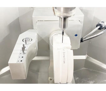 UPCERA A52 - 5-осевой фрезерный станок для сухой обработки циркония, воска, пластмасс и мягких сплавов